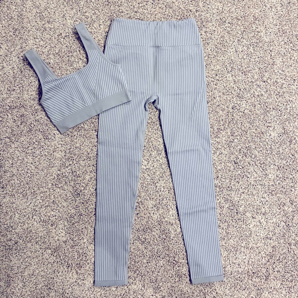 Fabletics Textured Legging Size Small - Picture 2 of 2